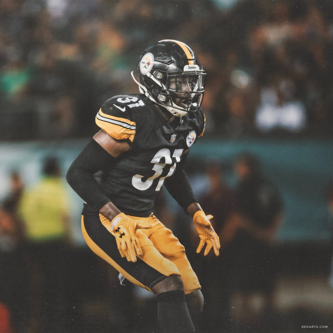 Nat Berhe #31 Pittsburgh Steelers in-game stance
